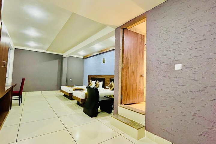 Room 43 of 84