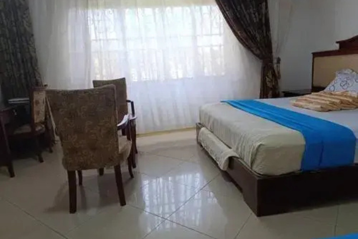Room 6 of 25