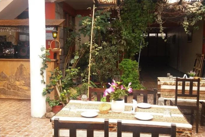 Dining 21 of 23