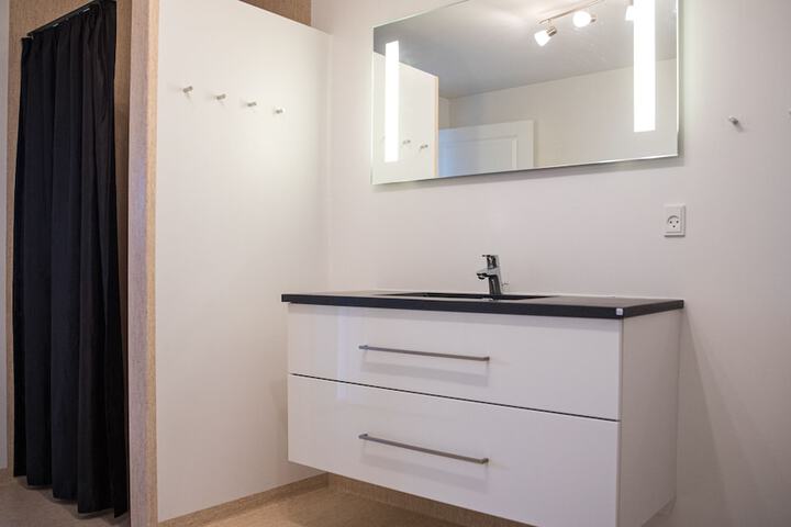 Room 13 of 20