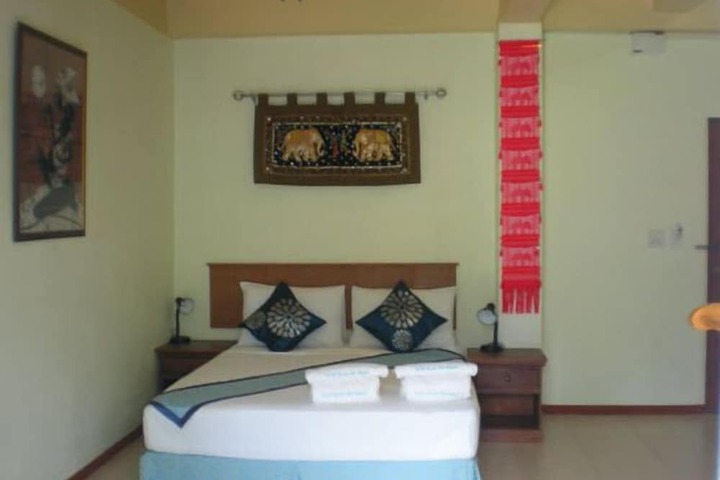 Room 6 of 22