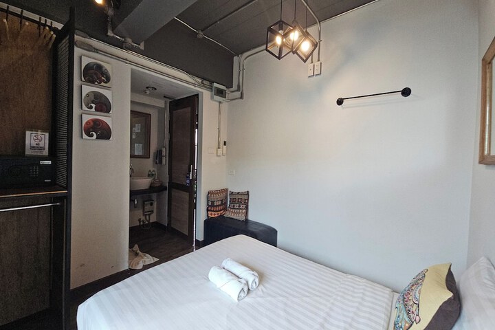 Room 27 of 72