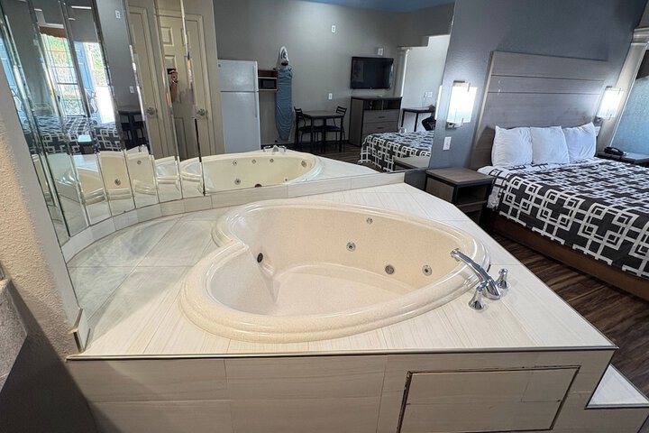 Hot Tub 49 of 66