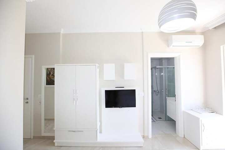 Room 11 of 46