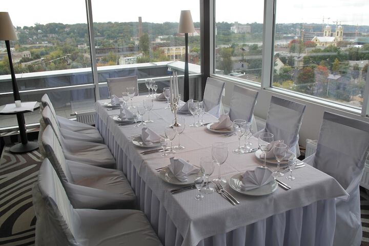 Dining 19 of 43