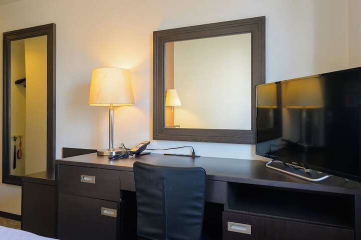 Room 28 of 69