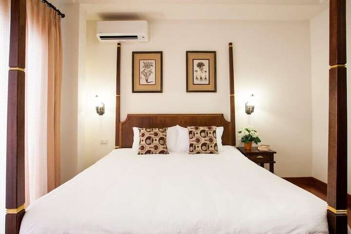 Room 12 of 20
