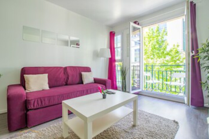 Lounge 6 of 11