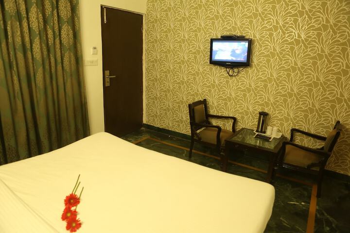 Room 20 of 37