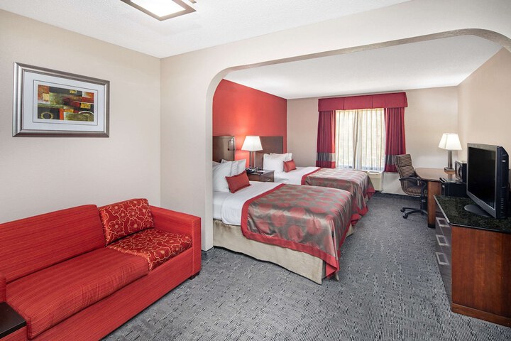 Standard Room, King or Two Doubles (5 of 5)
