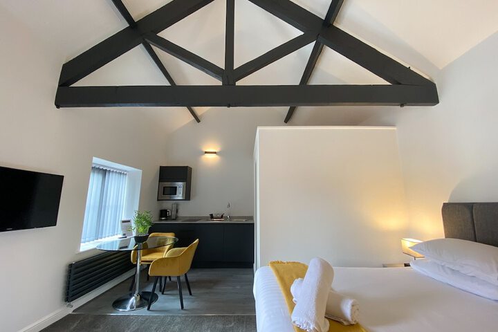 Room 5 of 37