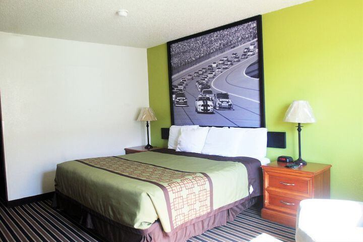 1 King Bed (17 of 24)