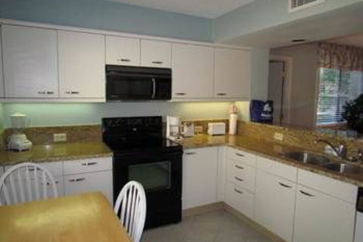Room 12 of 25
