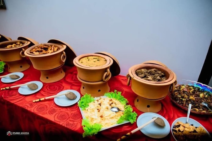 Dining 29 of 43