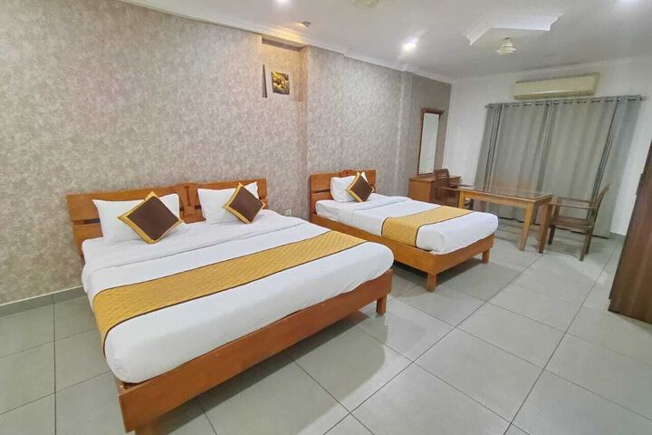 Room 12 of 39