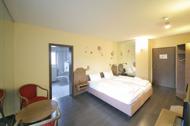 Room 7 of 41