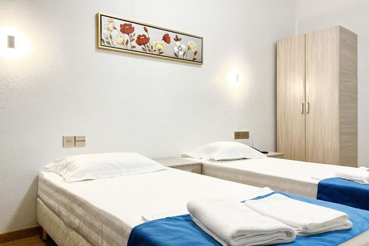 Room 2 of 23