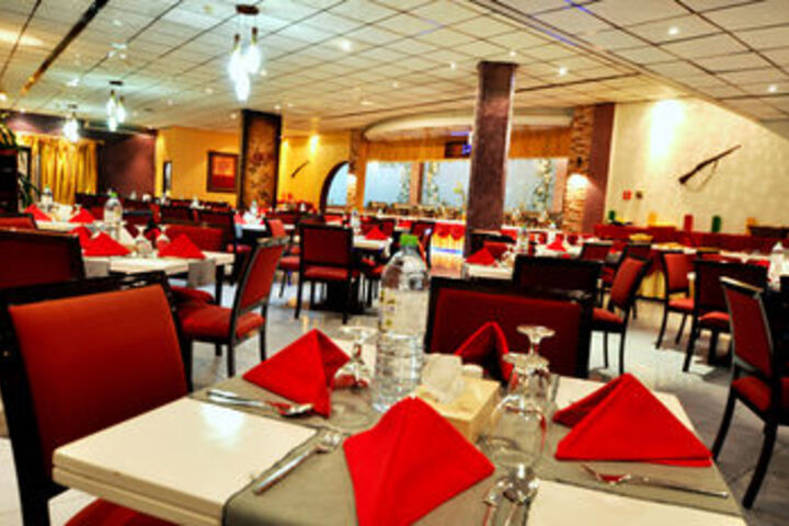 Dining 14 of 54