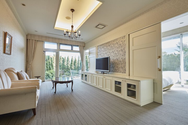 Room 9 of 87
