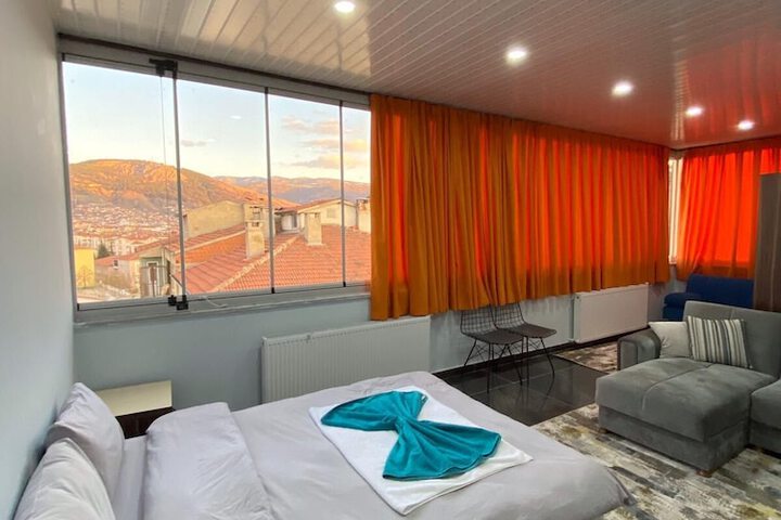 Room 4 of 11