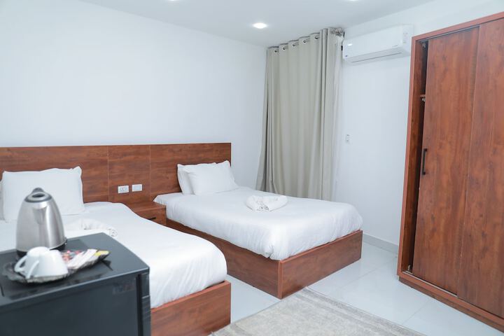 Room 16 of 48