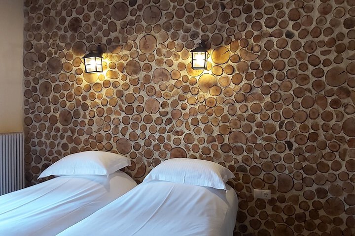 Room 92 of 446