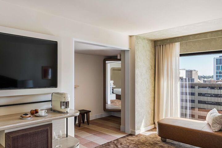 Room 5 of 42