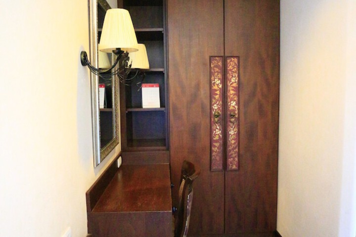 Room amenity