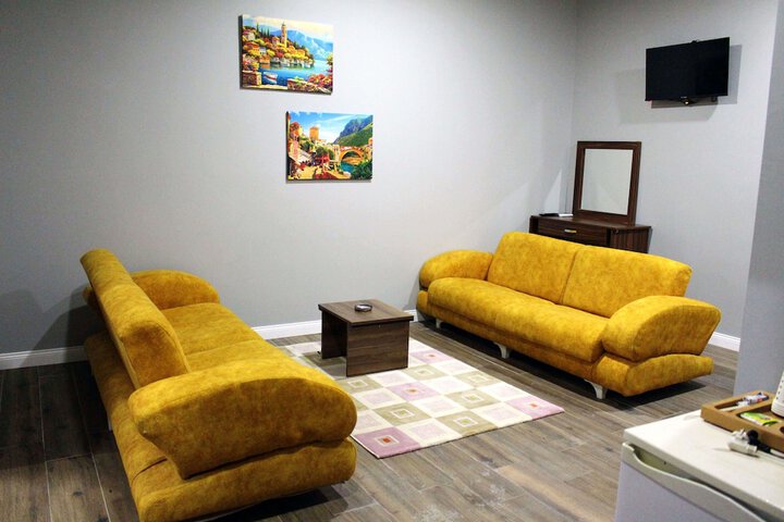 Room 6 of 108