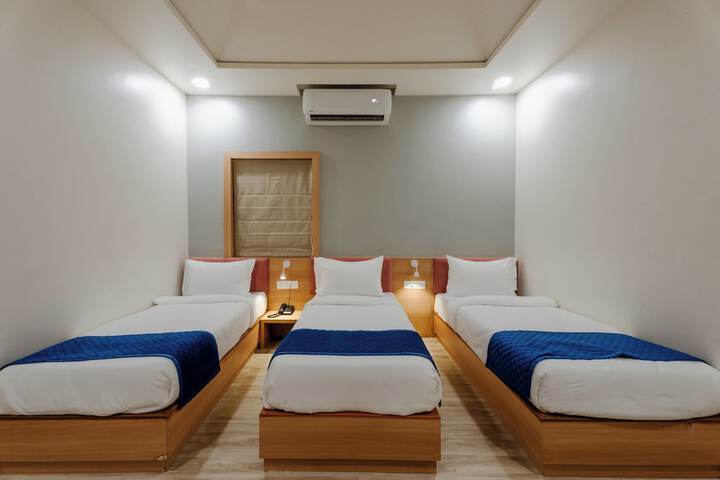 Room 25 of 40