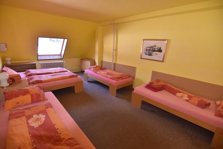 Room 5 of 43