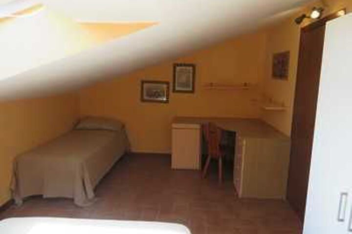 Room 11 of 36