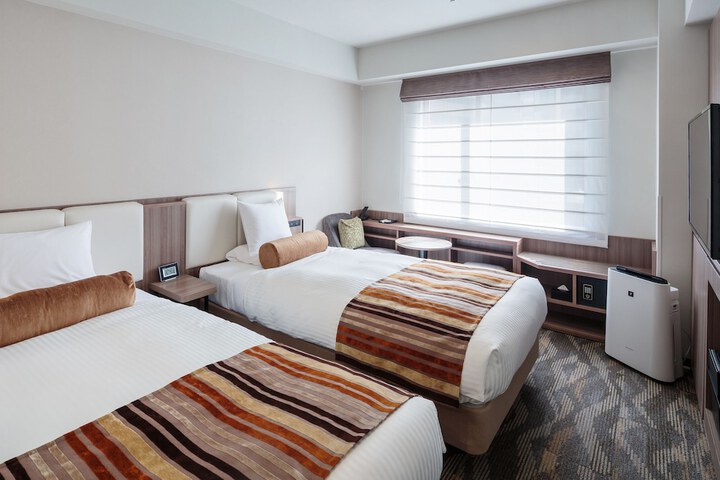 Room 6 of 39