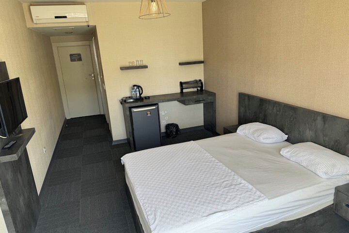 Room 8 of 21