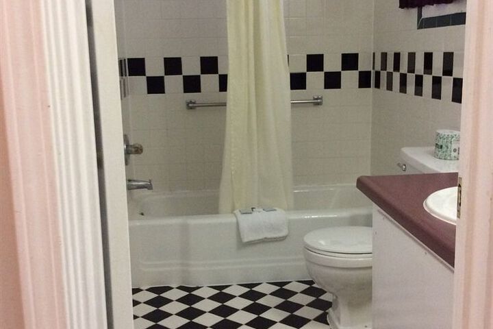 Room 12 of 20