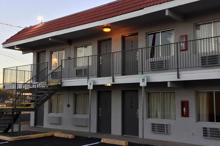 Exterior of Extend a Suites - Tuscon Airport