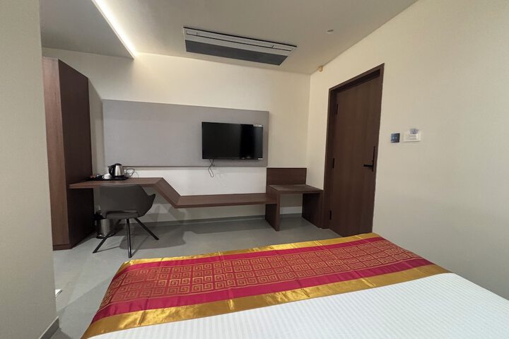 Room 12 of 40
