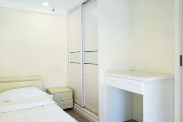 Room 13 of 32