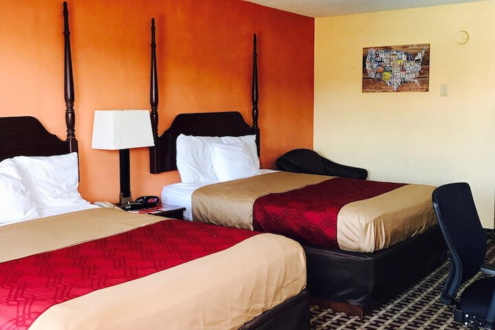 2 Queen Beds