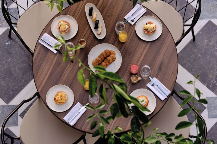 Breakfast/Coffee Service 162 of 206