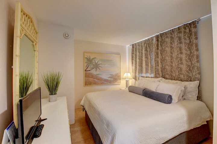 Room 3 of 89