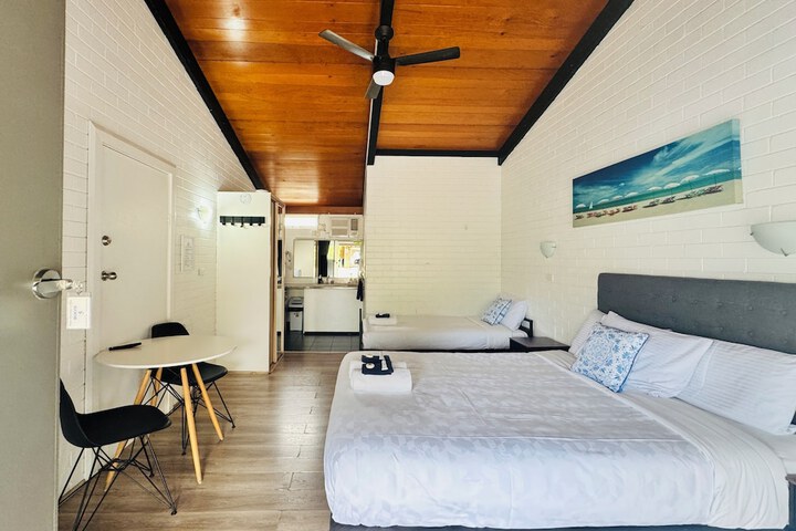 Room 10 of 67