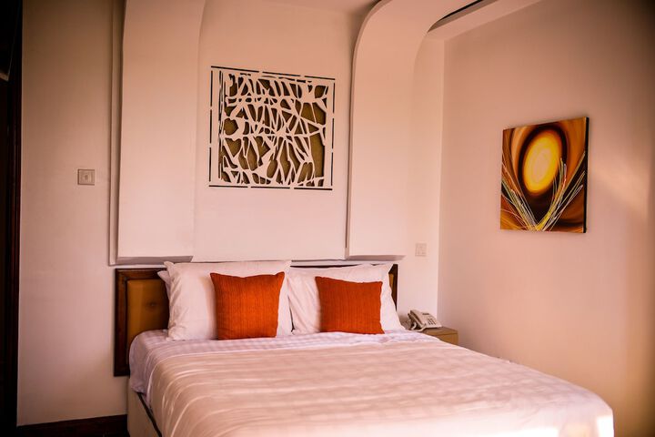 Room 15 of 40