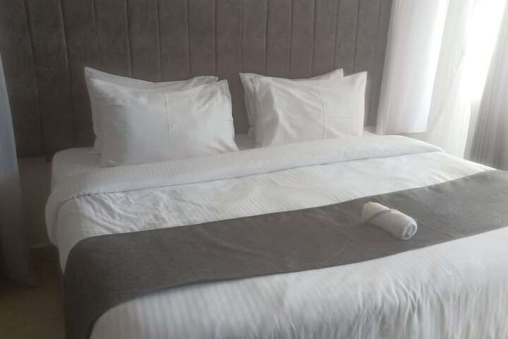 Room 11 of 44