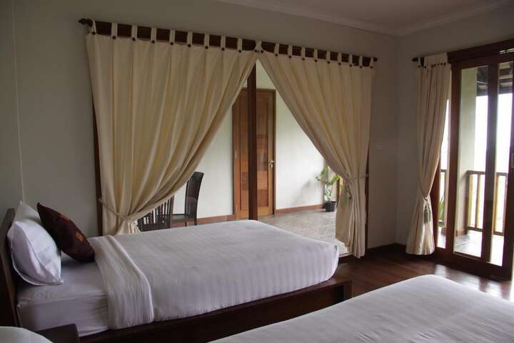 Room 7 of 34