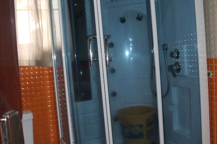 Room 19 of 28