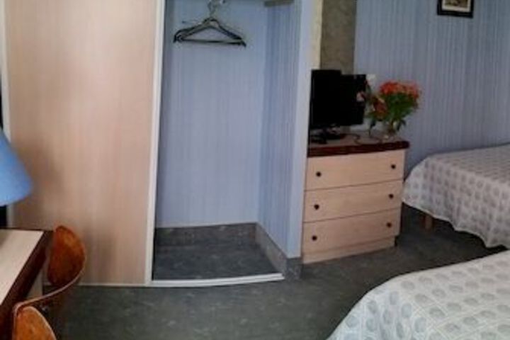 Room 28 of 46