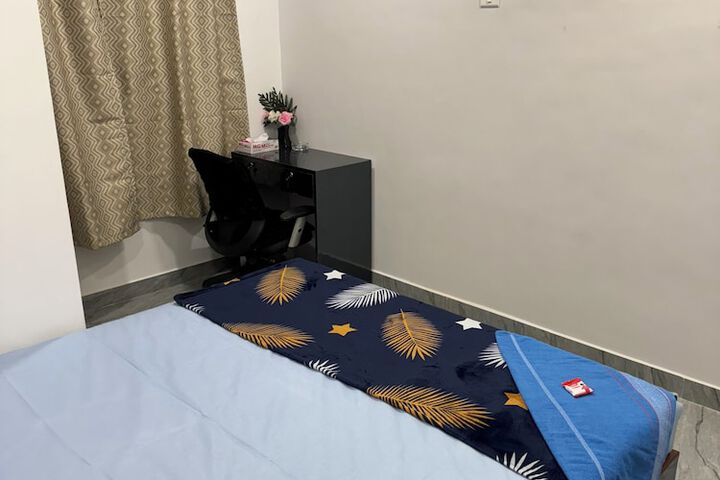 Room 8 of 50