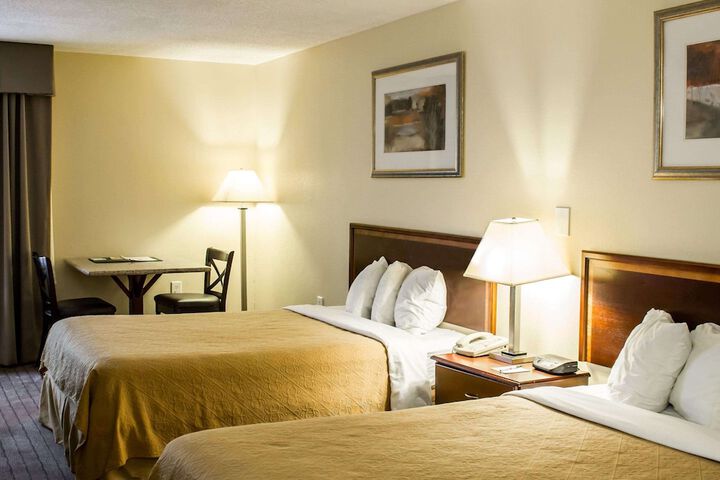 2 Double Beds (1 of 5)