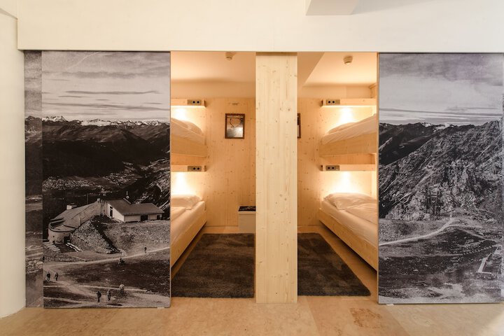 Room 10 of 108